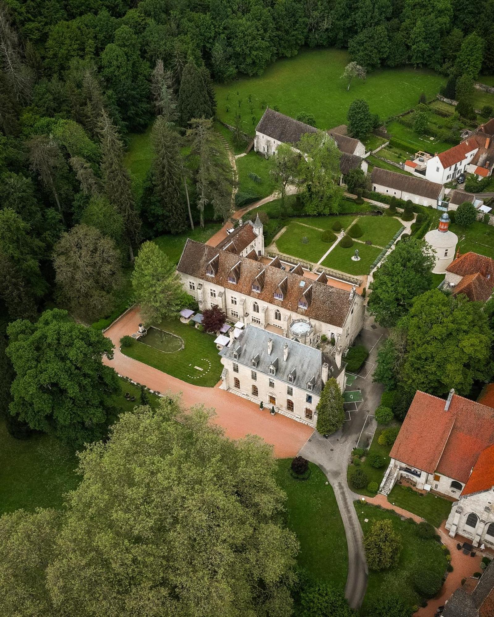 Abbaye De La Bussiere Hotel Exterior photo