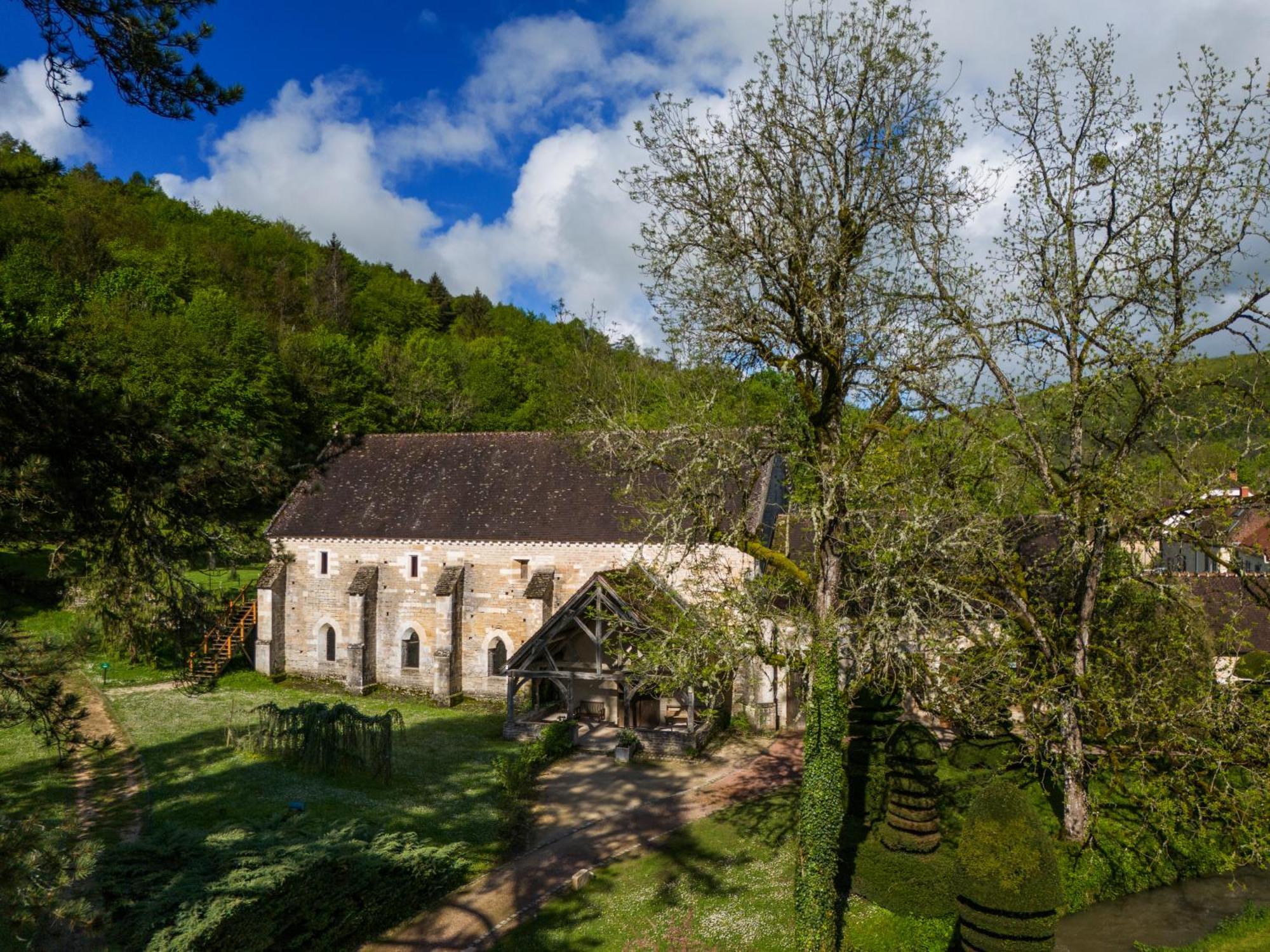 Abbaye De La Bussiere Hotel Exterior photo